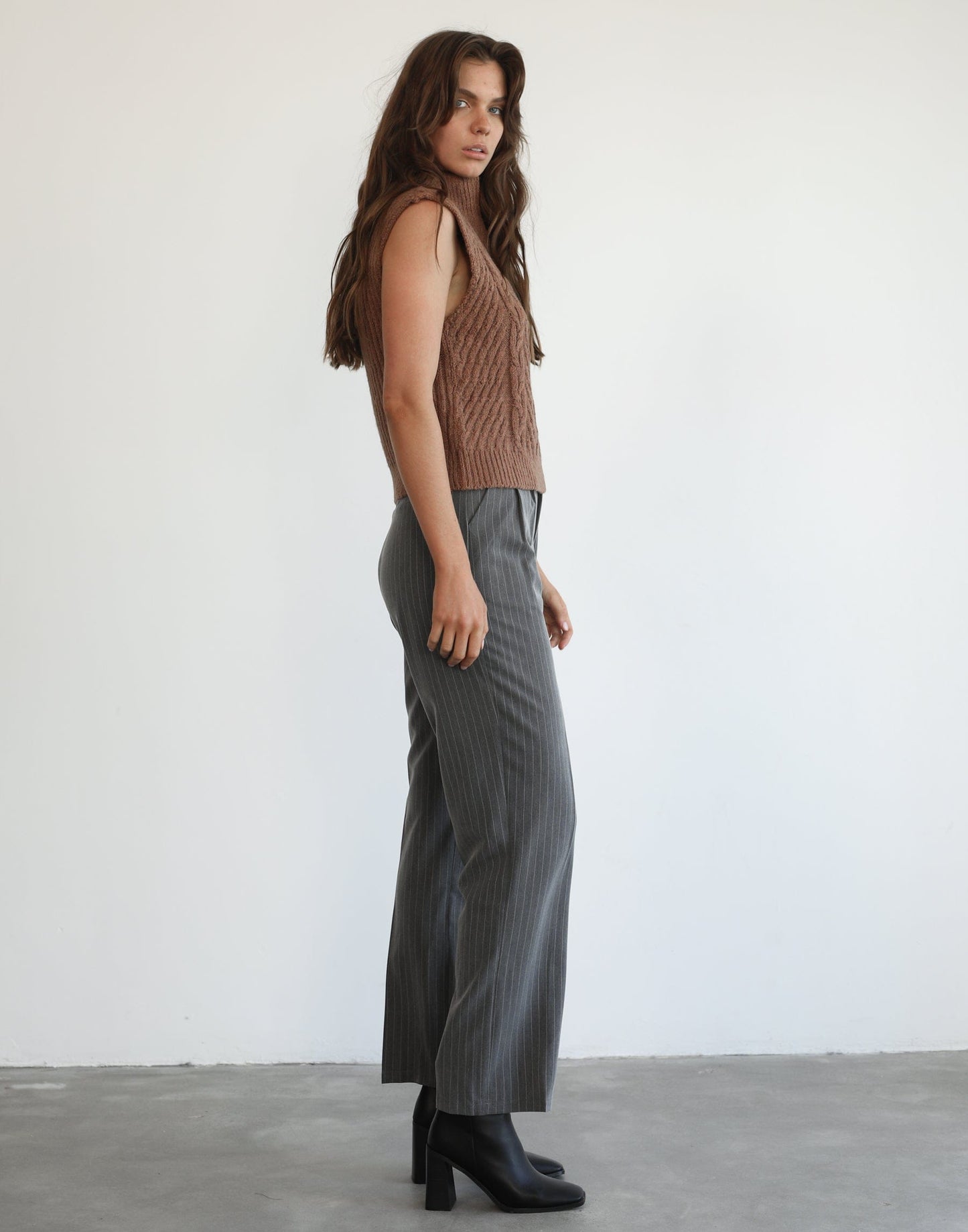 Carly Vest (Almond)